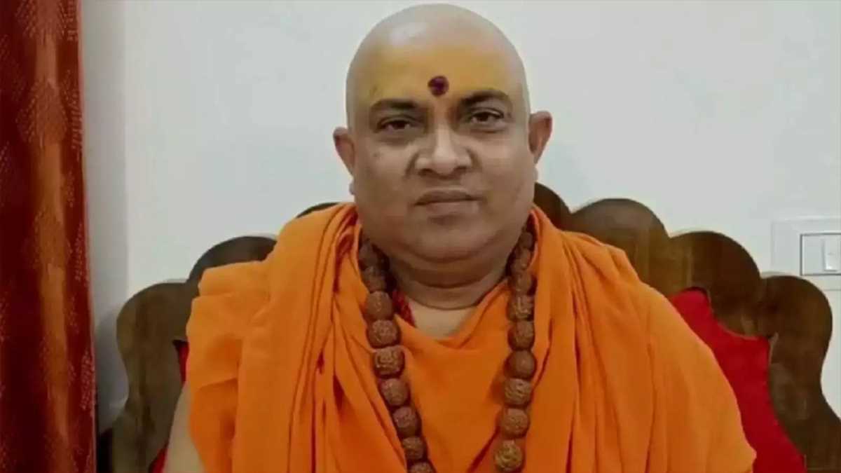 बांग्लादेश में हिंदुओं पर अत्याचार बंद होना चाहिए, शांति सेना उतारने जैसे हालात : जितेंद्रानंद सरस्वती